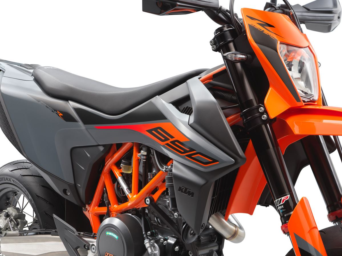 KTM PRESENTA LAS NUEVAS KTM 690 ENDURO R Y KTM 690 SMC R 2021 KTM PRESENTA LAS NUEVAS KTM 690 ENDURO R Y KTM 690 SMC R 2021